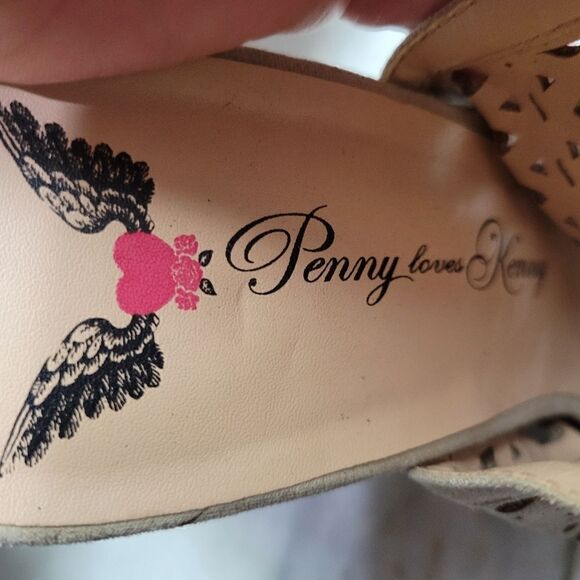 Penny Loves Kenny Beige Laser Cut Open Toe Stacked Heel Sandals Size 8.5 - Picture 11 of 12